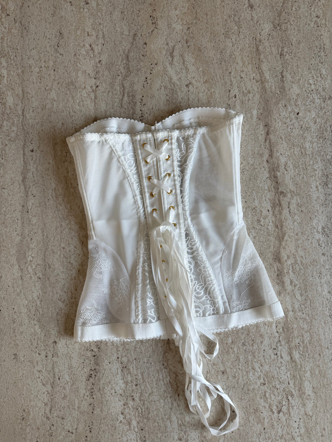 WHITE LACE CORSET
